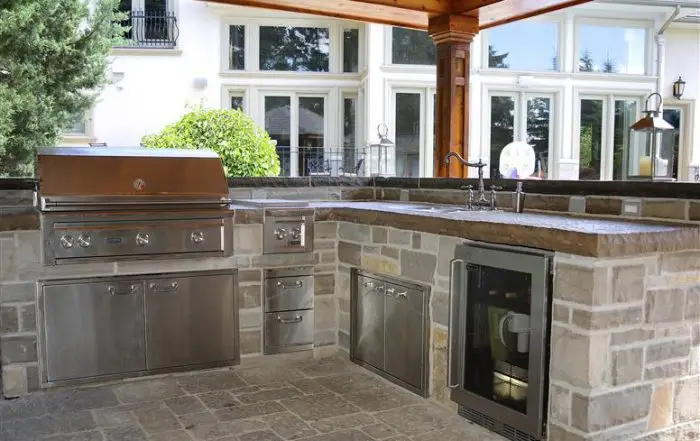 outdoor patio kitchen